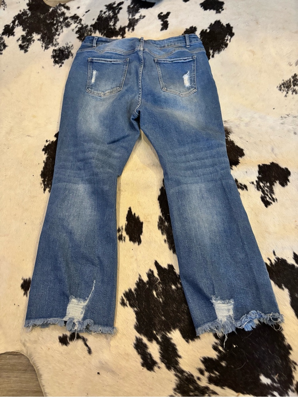 Women’s Ripped Ankle Cropped Jeans - Blue Super CUTE! Size L fits  a 14.